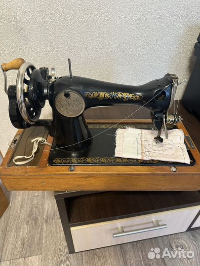 Швейная машина подольская ручная