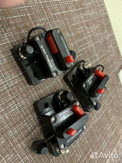 Предохранитель автомат 60А