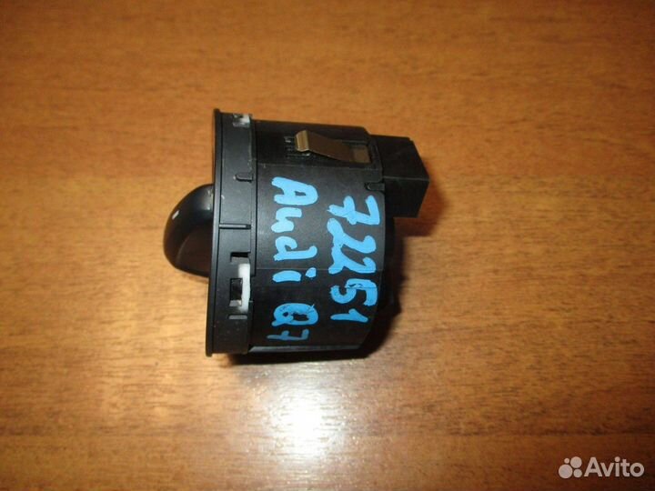 Переключатель света фар Audi Q7 (4L)