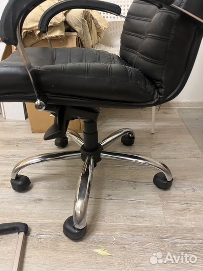 Компьютерное кресло руководителя