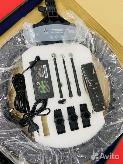 Кольцевая светодиодная лампа со штативом