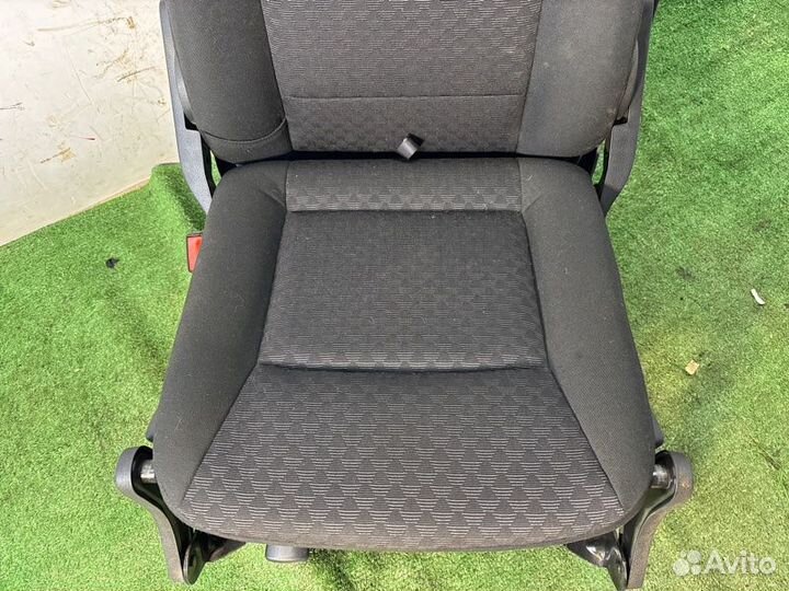 Сиденье левое Ford Galaxy aowa 2008