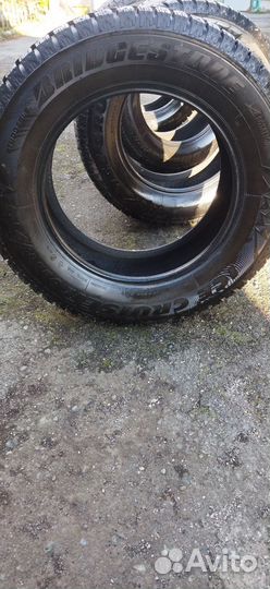 Bridgestone Ice Cruiser 7000 215/65 R16