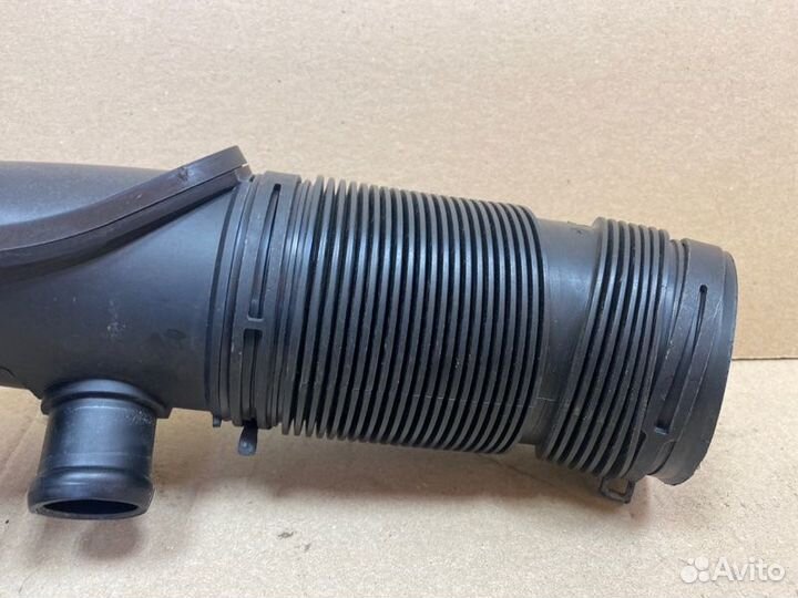 Резонатор воздушного фильтра Audi A4 B6 ASN 2004