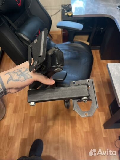 Настенный кронштейн для монитора 2шт