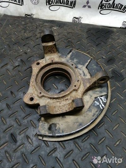 Кулак (цапфа) передний правый Ssang Yong Kyron