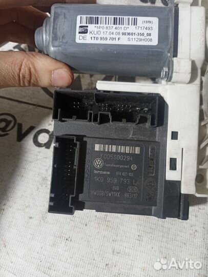 Мотор стеклоподъёмника передний левый Seat Leon 2