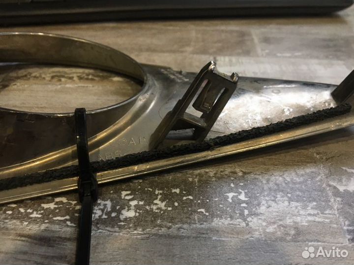 Заглушка противотуманной фары передняя правая