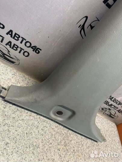 Накладка стойки левая Kia Sorento 1 1 BL