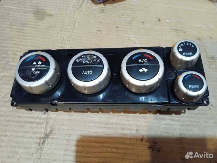 Блок управления климатом Infiniti QX56