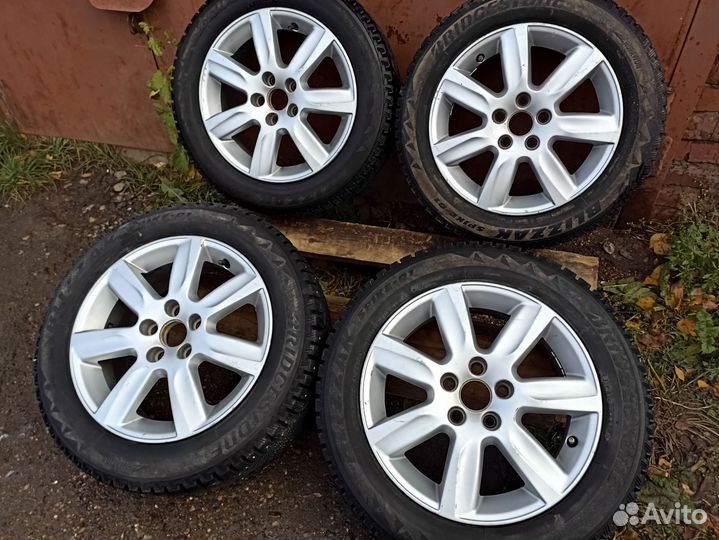 R15 оригинал VW Polo на зимних Bridgestone