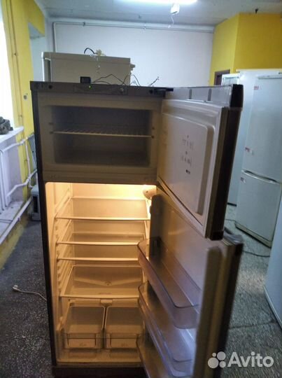 Холодильник Indesit