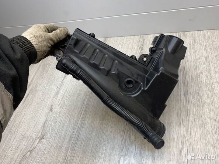 Корпус воздушного фильтра Volkswagen Passat B6