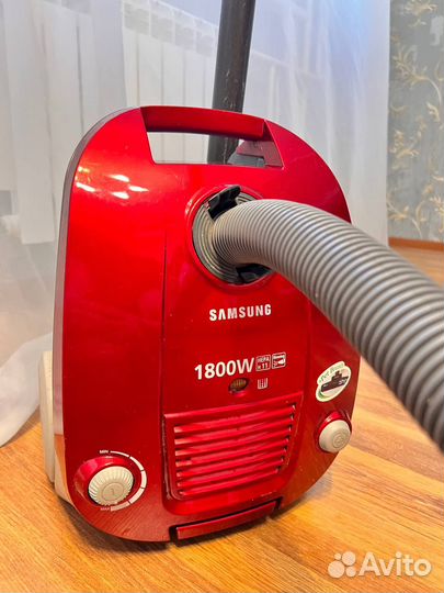 Пылесос Samsung SC4181 Red