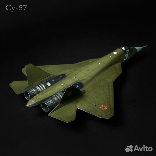 Модель самолёта Су 57