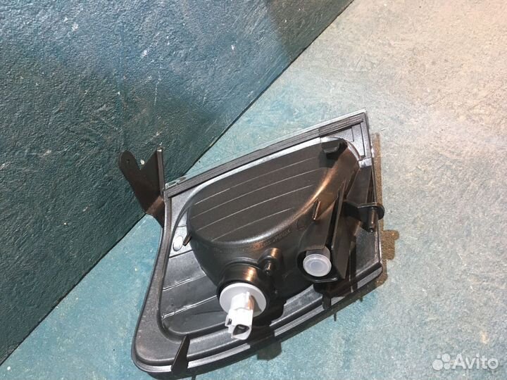 Габарит 28-124 Toyota Town Ace Noah, левый CR40