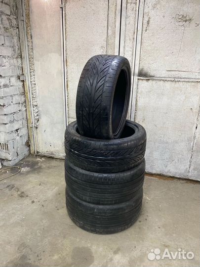 Acustica Challenger 245/40 R18 29ZR