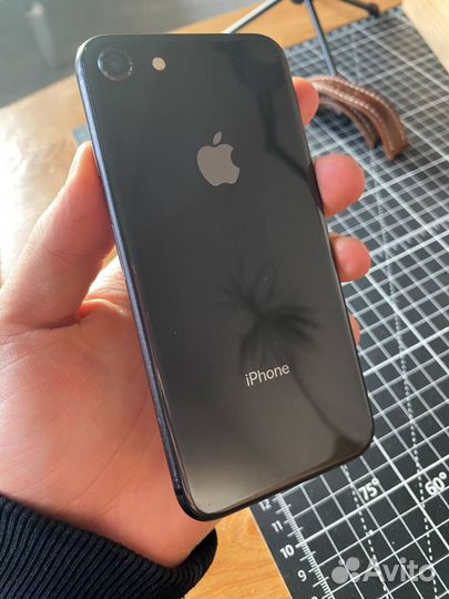 iPhone 8, 64 ГБ