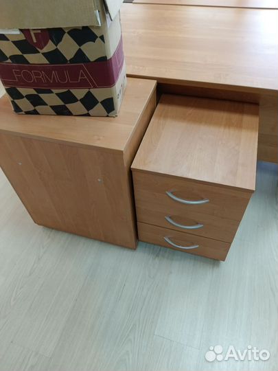 Компьютерный стол