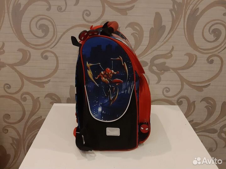 Школьный рюкзак