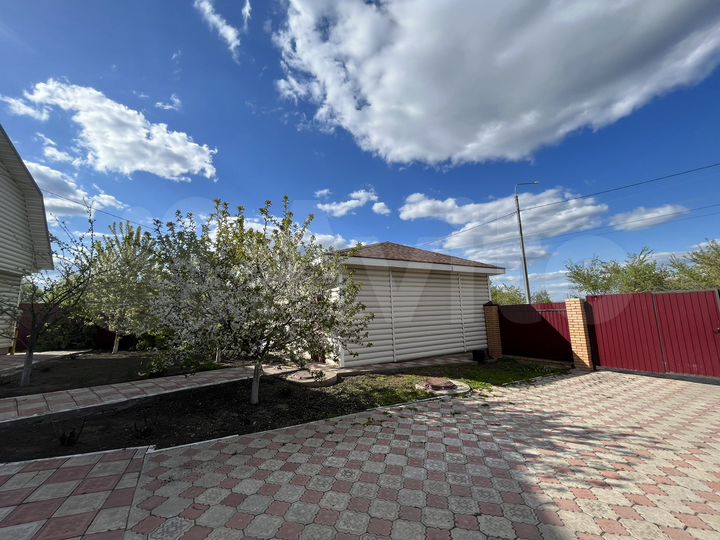 Дом 231 м² на участке 25 сот.