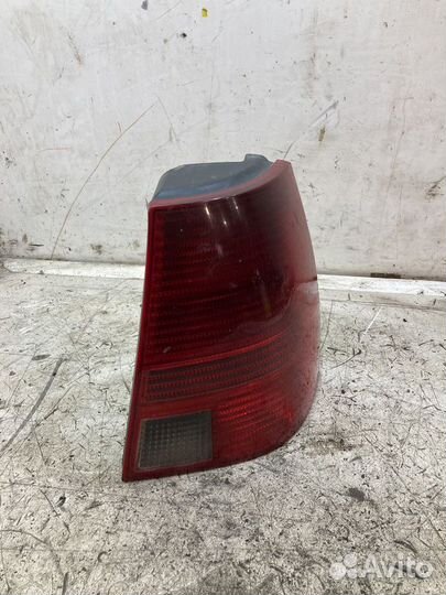 Фонарь задний правый Volkswagen Bora