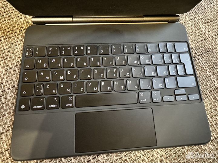 Magic Keyboard iPad Pro (1-е поколение)