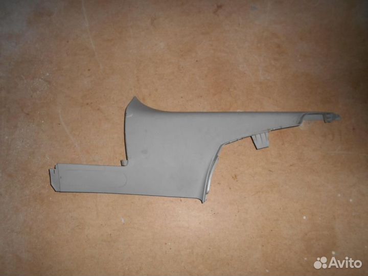 Обшивка стойки задней правой (хэтчбэк) Focus