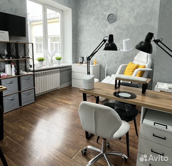 Рабочее место мастера маникюра