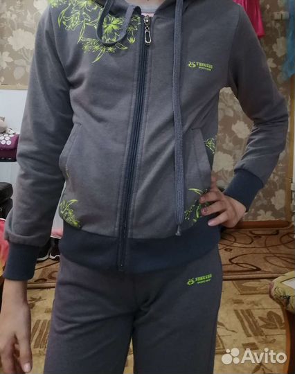 Костюм спортивный для девочки 128-134