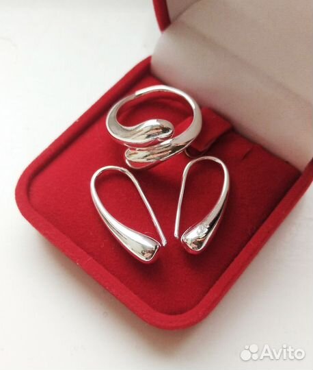 Серьги и кольцо стильная бижутерия сережки
