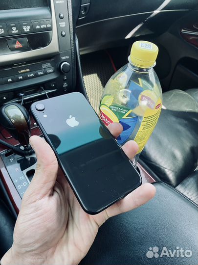 iPhone Xr, 64 ГБ