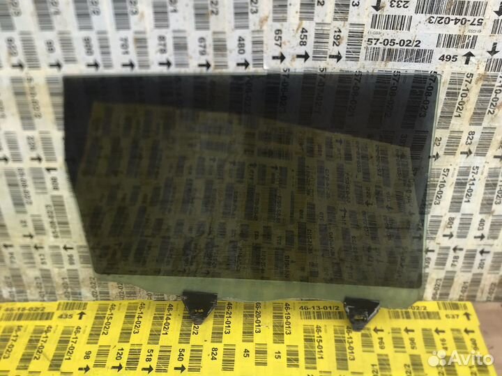 Стекло заднее левое touareg таурег 1