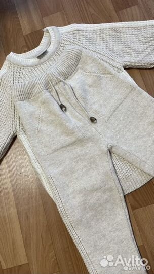 Вязаный костюм детский