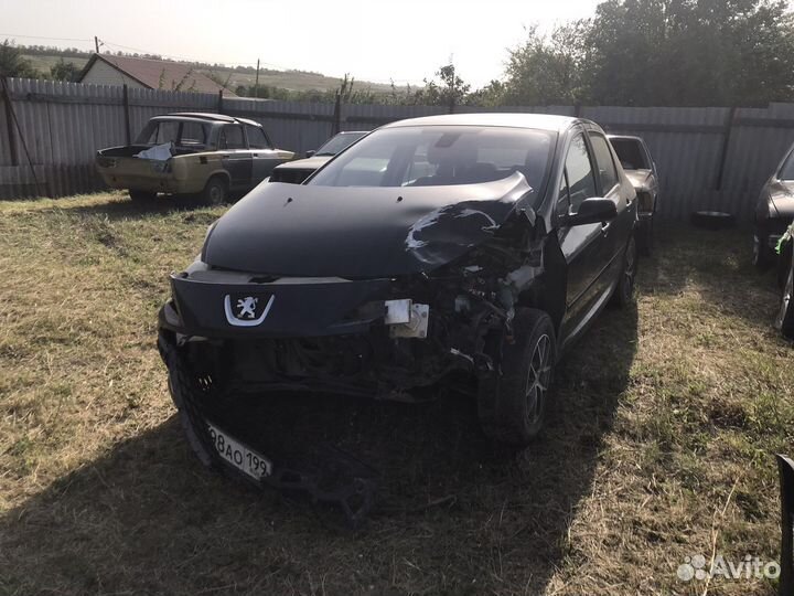 Двери в разборе Peugeot 307