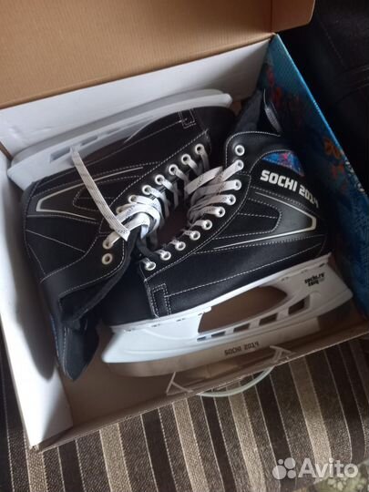 Коньки хоккейные