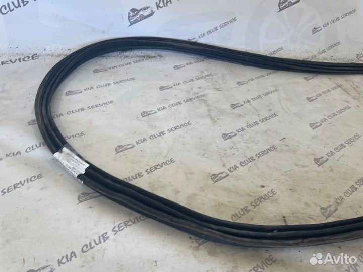 Уплотнительная резинка крышки багажника Kia Ceed