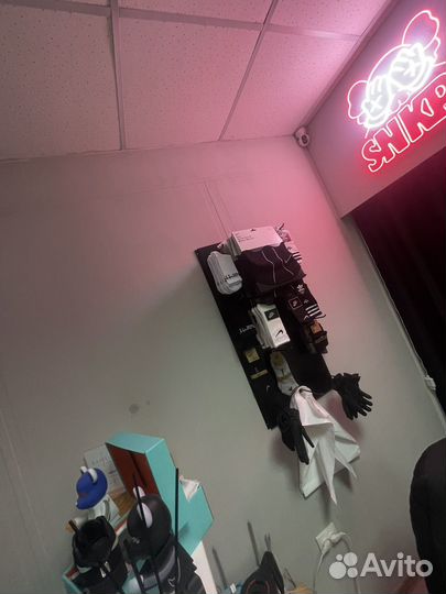 Неоновая подсветка Adidas, Nike, Reebok