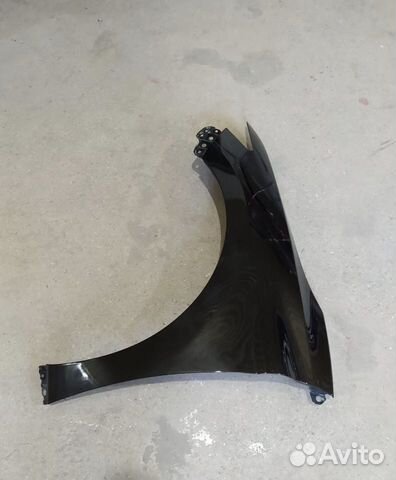 Крыло левое на Toyota Camry V70 (чёрное) оригинал