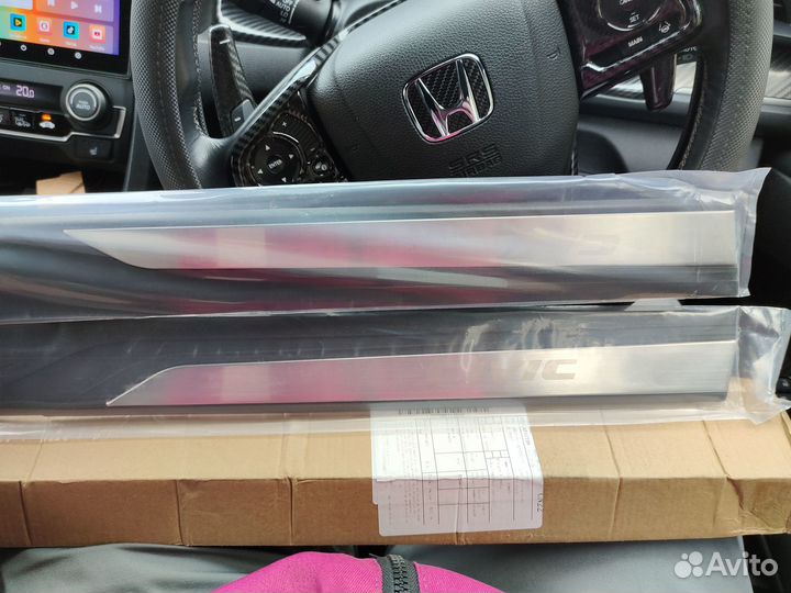 Накладки на пороги передние Honda civic 10