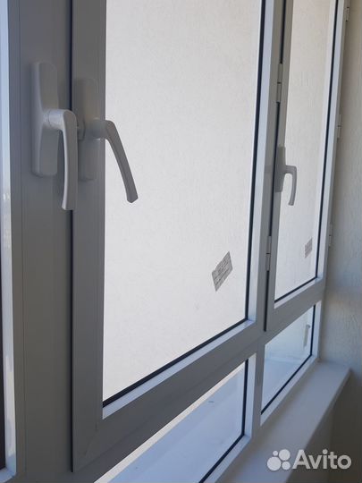 Остекленный оконный блок для лоджии