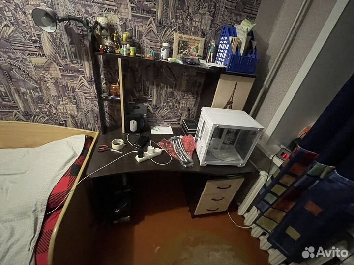 Компьютерный стол