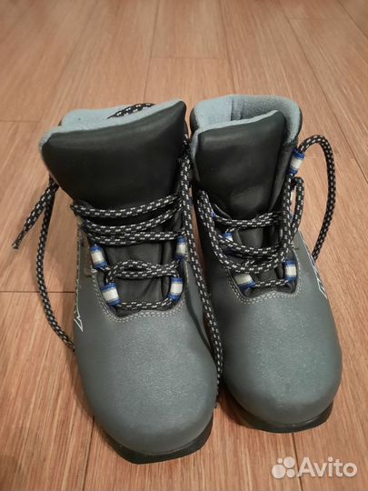 Ботинки для беговых лыж