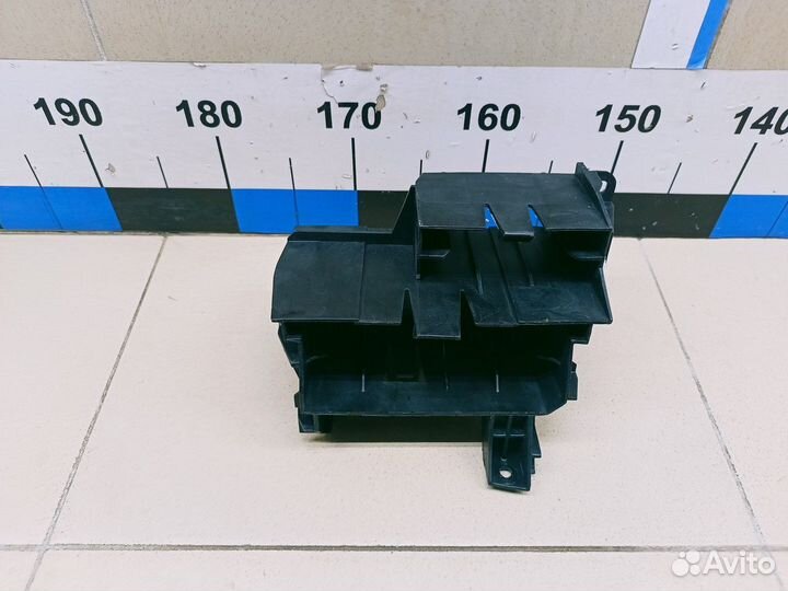 Кронштейн (сопут. товар) A6 C6,4F 2005-2011