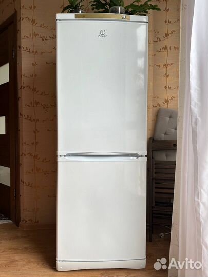Продаю холодильник