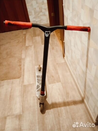 Трюковой самокат кастом в парк