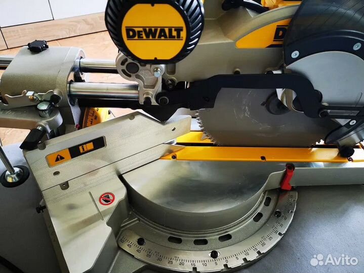 Торцовочная пила dewalt dws 780