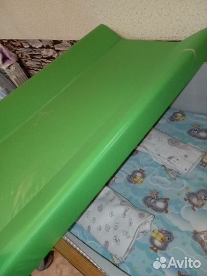 Пеленальная доска на кроватку