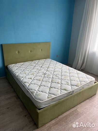 Кровать с матрасом и подъемным мех-м 160х200см