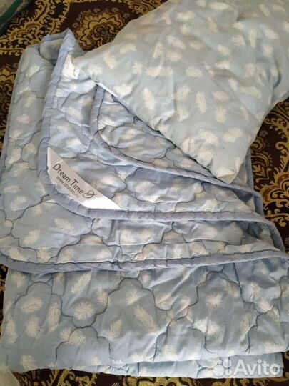 Детское одеяло и подушка в кроватку